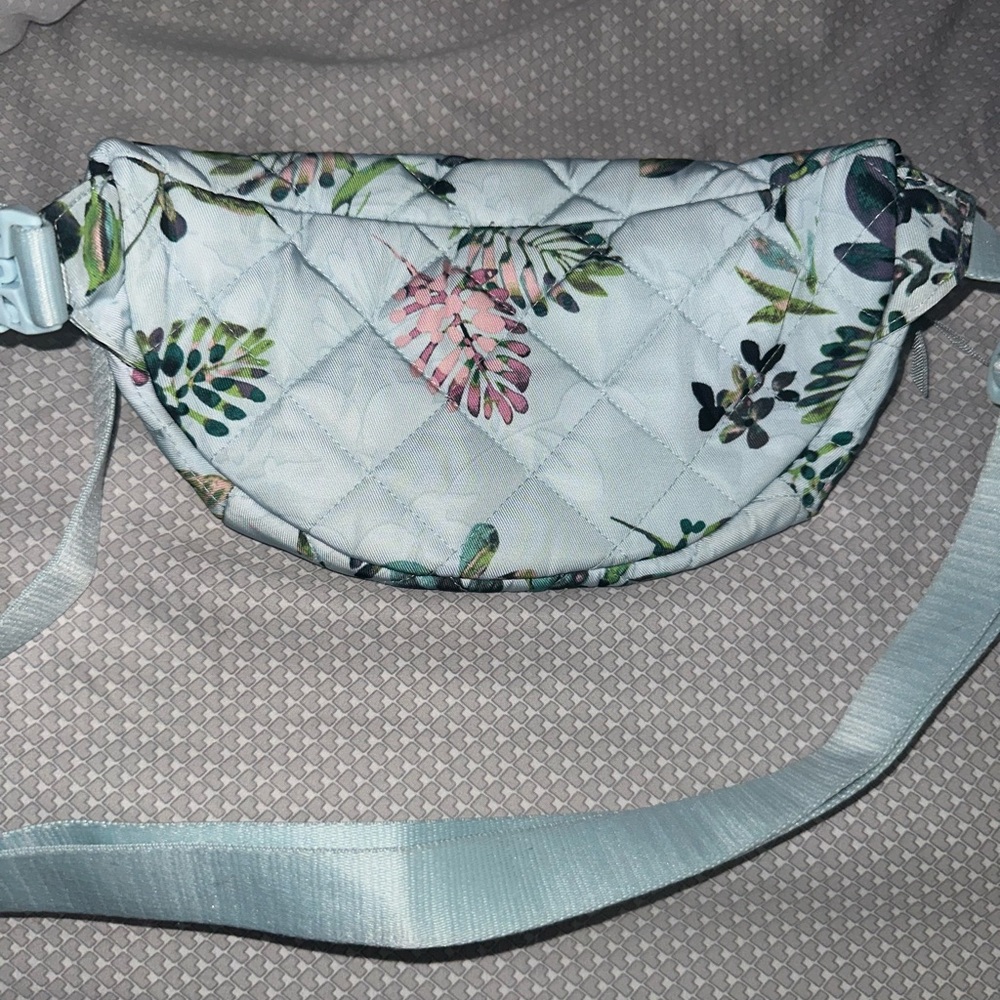 Vera Bradley Light Blue Floral Quilted Fanny Bag - Picture 3 of 3